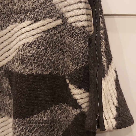 Taravao geometric wool sweater - Picture 3 of 8